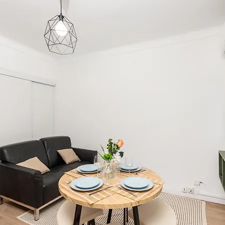 Апартаменти Castel Ii - Agreable Deux Pieces - Centre Мантон