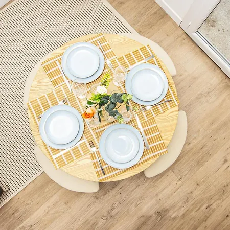 Castel Ii - Agreable Deux Pieces - Centre 아파트 멍똥