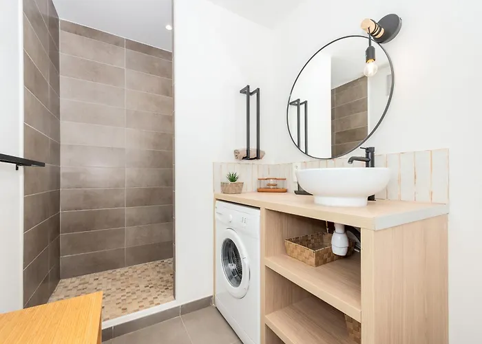 Castel Ii - Agreable Deux Pieces - Centre * 芒通