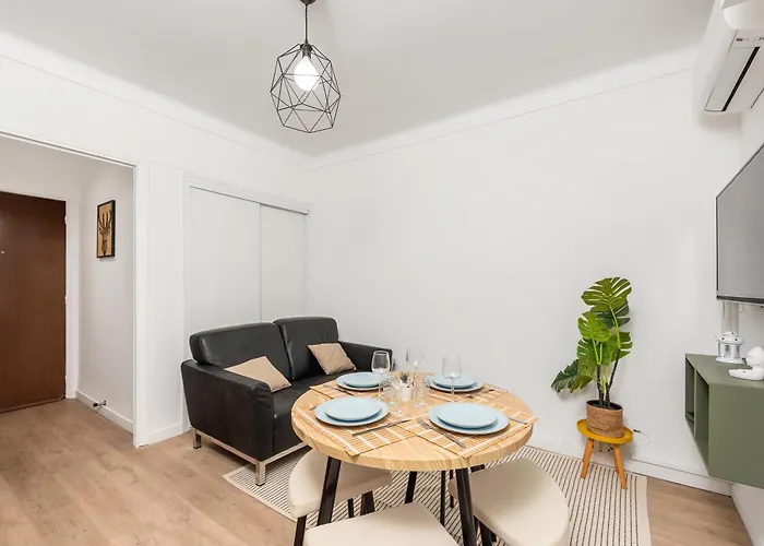 Castel Ii - Agreable Deux Pieces - Centre Мантон