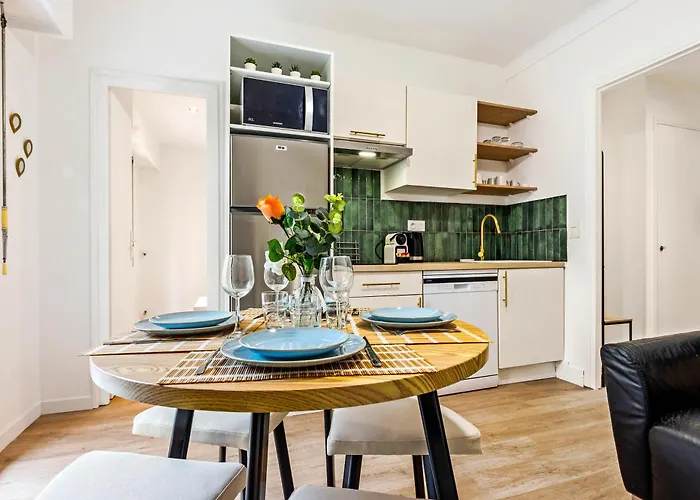 Castel Ii - Agreable Deux Pieces - Centre Διαμέρισμα Μεντόν